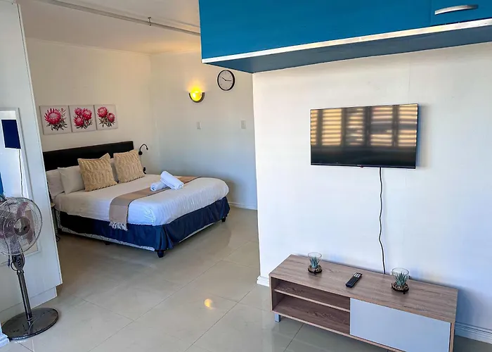 Studio Apartment In Sea Point Montclair