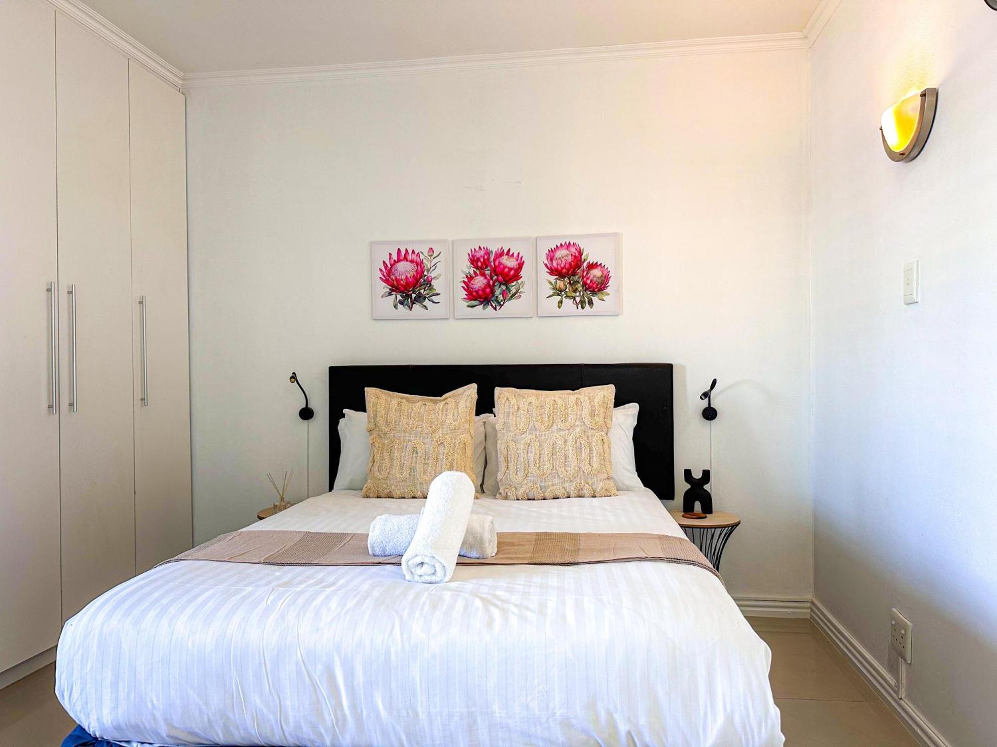 In Sea Point Montclair Apartment *